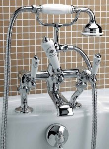 DANDY - BATH AND SHOWER MIXER - DECK MOUNTED WITH HOSE AND H Devon & Devon DED_MARF40BCR